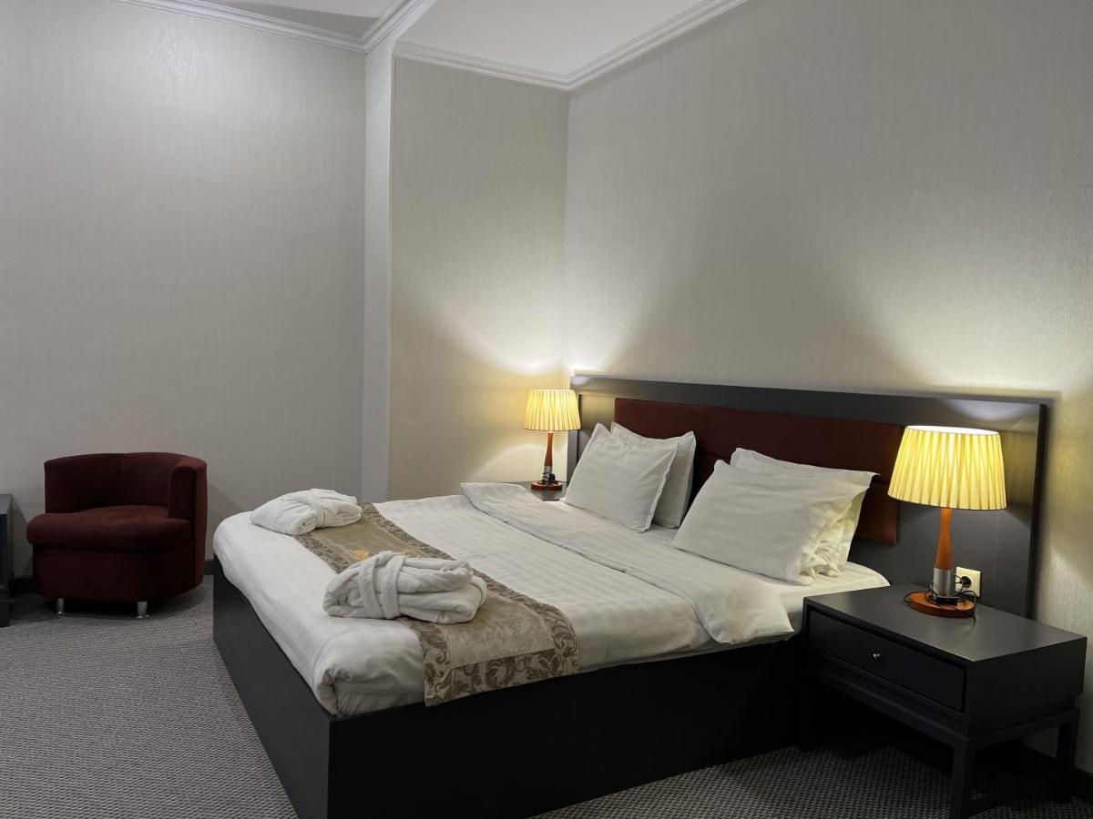 Almaty Grand Erbil Hotel Eksteriør bilde
